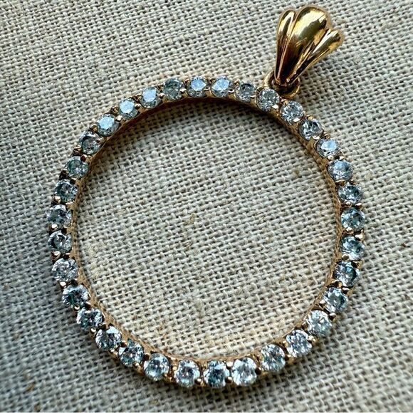 STUNNING LARGE GOLDTONE CRYSTAL CIRCLE PENDANT ✨ - Picture 7 of 17